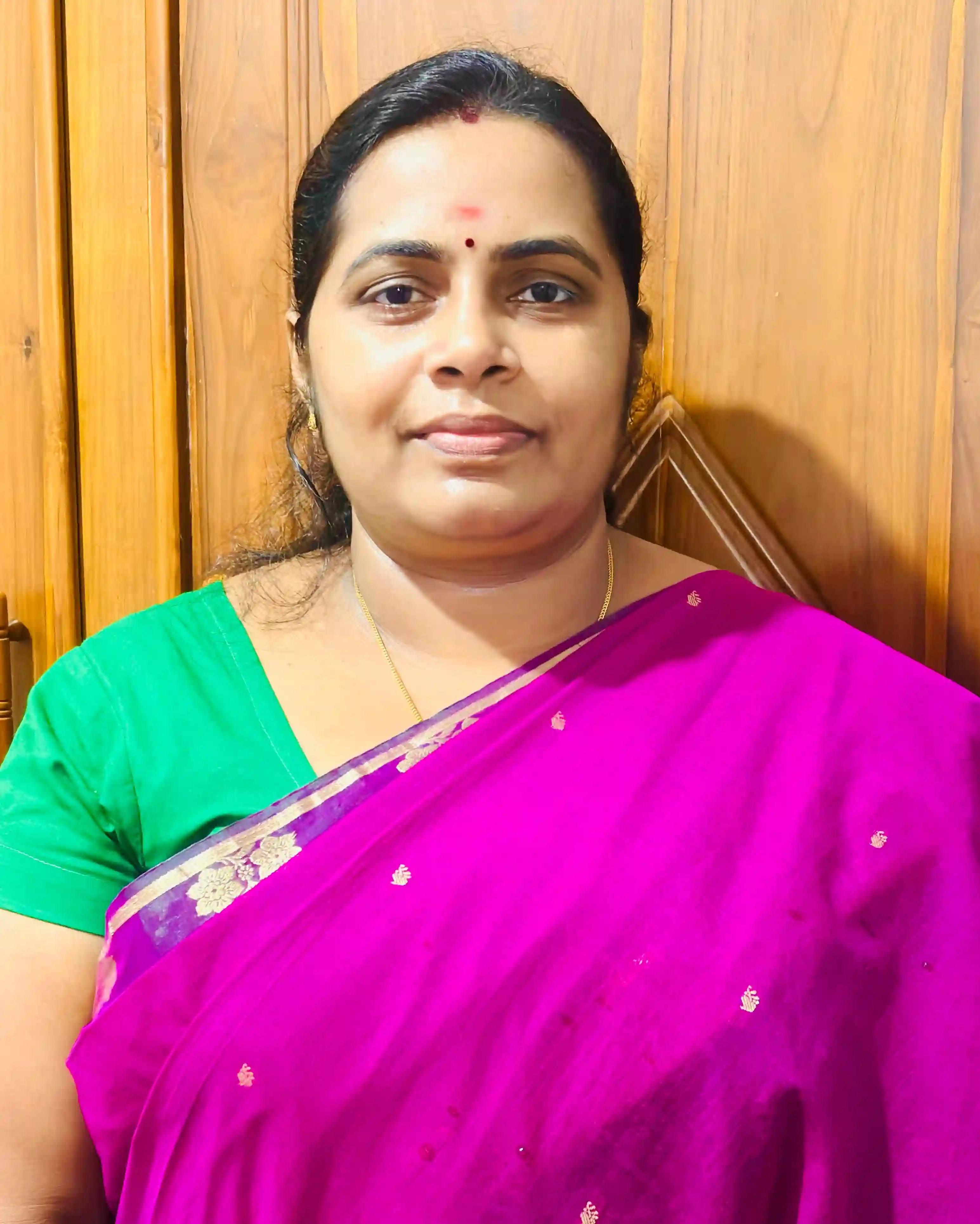 Tamil Teacher (Information Technology Diploma at JET institution in Badhulla / Early Childhood Development Diploma in Sigmund Teacher Training Center)